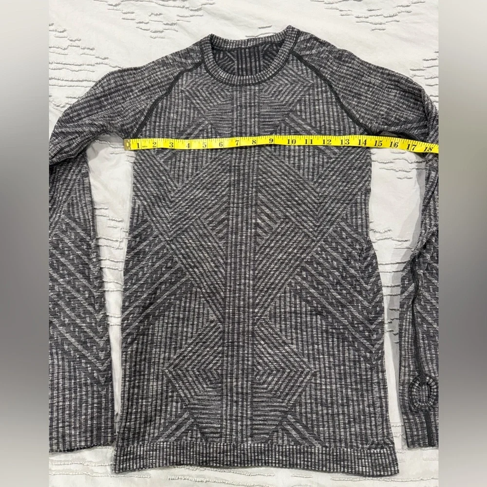 Lululemon Rest Less Pullover Top EUC - Picture 8 of 9